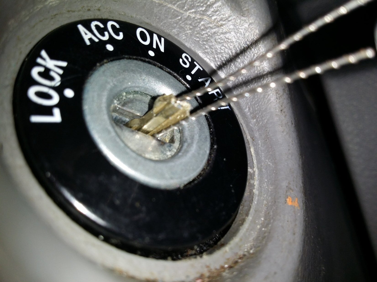 FREE Broken Key extractor set